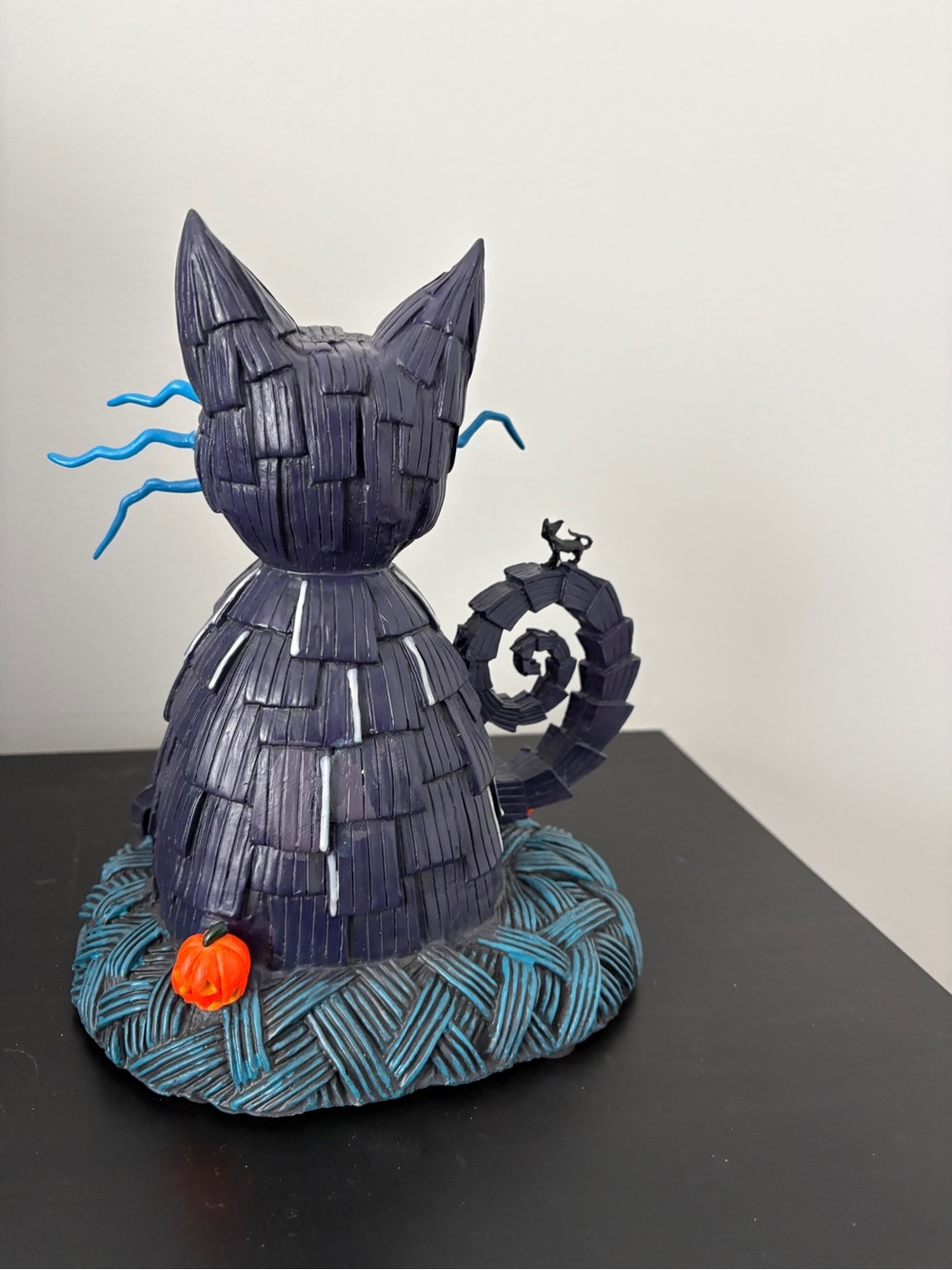 Disney Nightmare Before Christmas - Cat House Figurine - Picture 2 of 3
